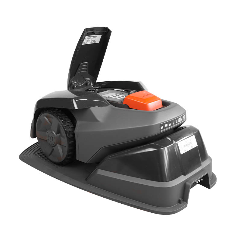 Самоходная газонокосилка-робот Husqvarna AM105 9676454-11 (напряжение аккумулятора 18.5В, ЗУ) в Переславле