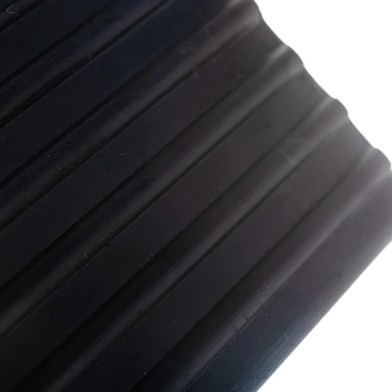 Противооткатный резиновый упор Ombra OHT4002 55574 (120х80х70 мм) в Туле