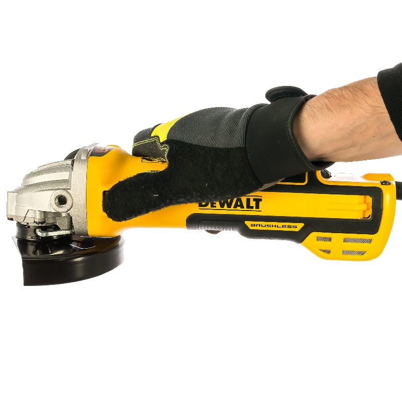 Угловая шлифмашина (болгарка) DeWalt DWE4357, 125 мм, 1700 Вт, плавный пуск, регулировка оборотов в Твери