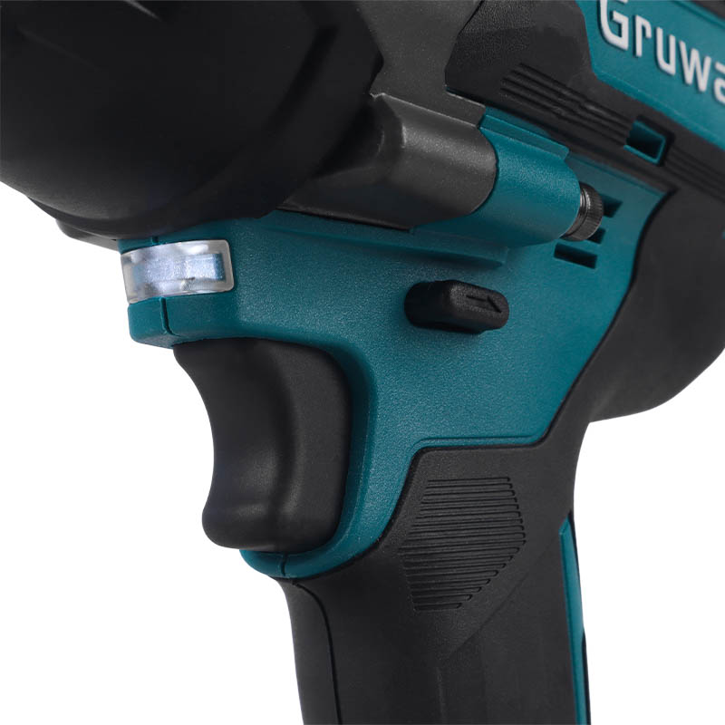 Бесщеточный ударный гайковерт Gruwatt DBL11, 700 Нм, 21v (под Makita LXT), 4Ah аккумулятор 2 шт, головка 19 мм, кейс в Кинешме