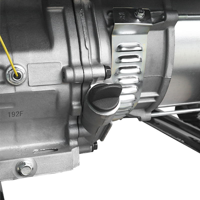 Однофазный бензиновый генератор Huter DY6500L (5 кВт, 4-х тактный двигатель, ручной запуск)