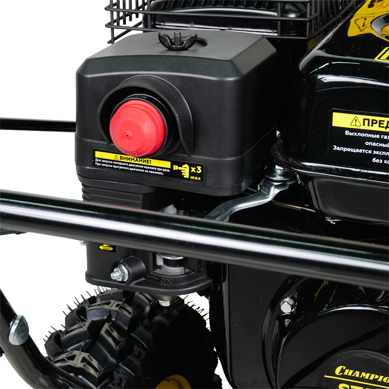 Самоходный бензиновый снегоуборщик Champion ST556 (ширина захвата 56 см, мощность двигателя 5.5 л. с.)