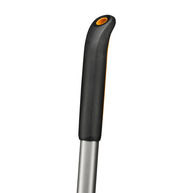 Метла Fiskars Ergonomic 1077114, с S-образной ручкой в Ярославле