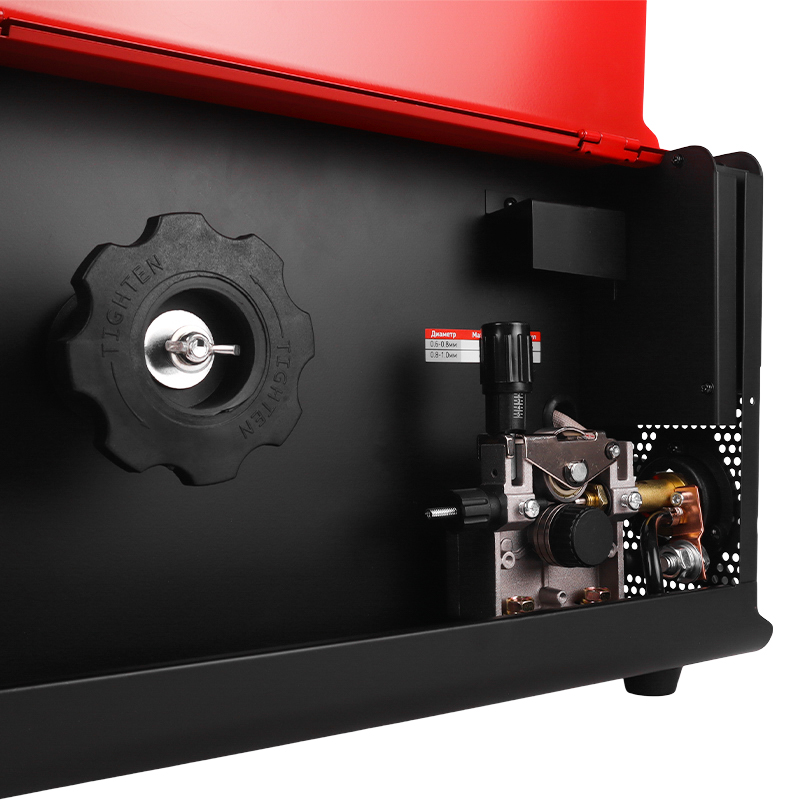 Сварочный полуавтомат Fubag IRMIG 200 SYN LED с горелкой 250А в комплекте