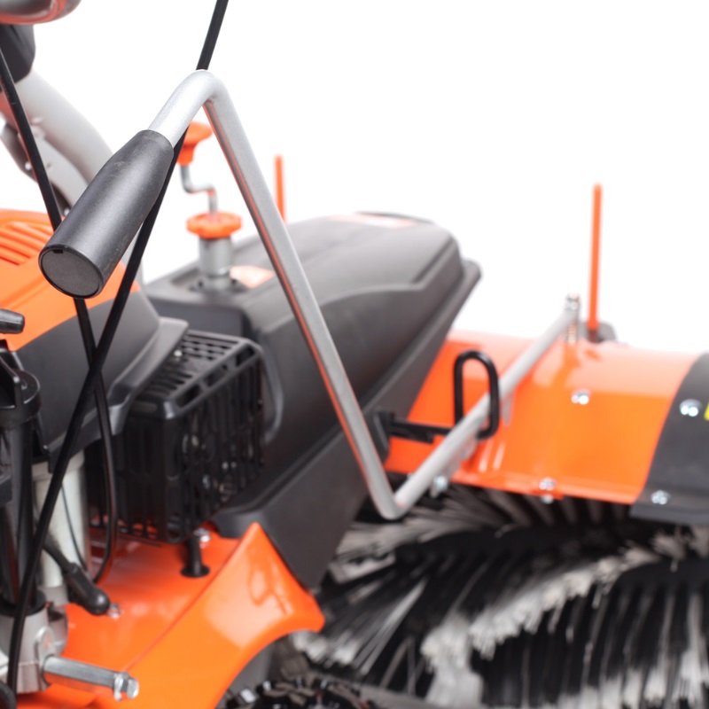 Бензиновая подметальная машина Patriot S 610 P (мощность 5.5 лошадиных сил, ширина 1000 мм, колеса)