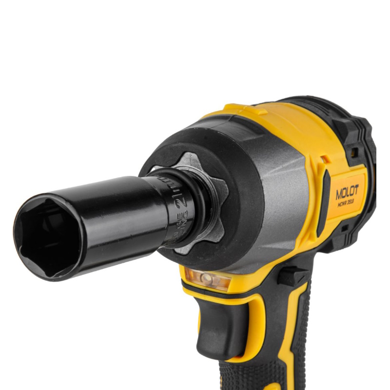 Гайковерт аккумуляторный Molot MCWR 3518 XLT Lite SET 2335040 в Туле