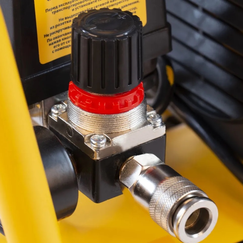 Компрессор воздушный безмасляный Denzel DLC130024 58171 13 кВт 206 лмин 24 л