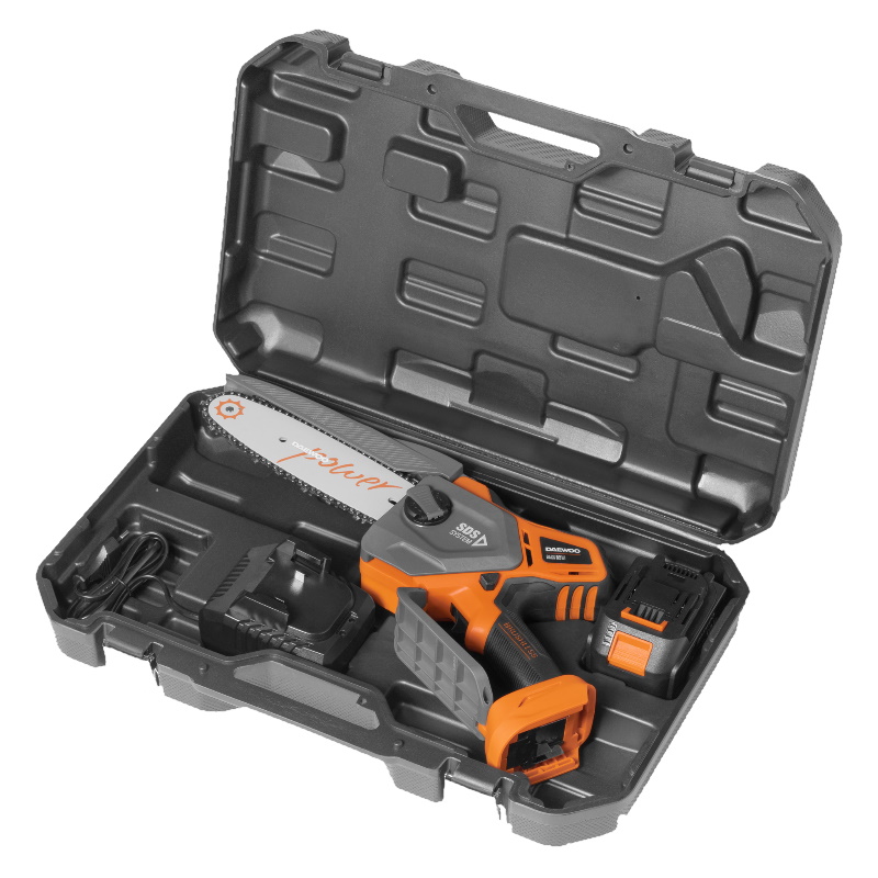 Аккумуляторная цепная пила 21В Daewoo DACS 821Li SET (шина 20 см, шаг цепи 1/4, 48 зв., ЗУ + АКБ Li-Ion, 21В, 5Ач)