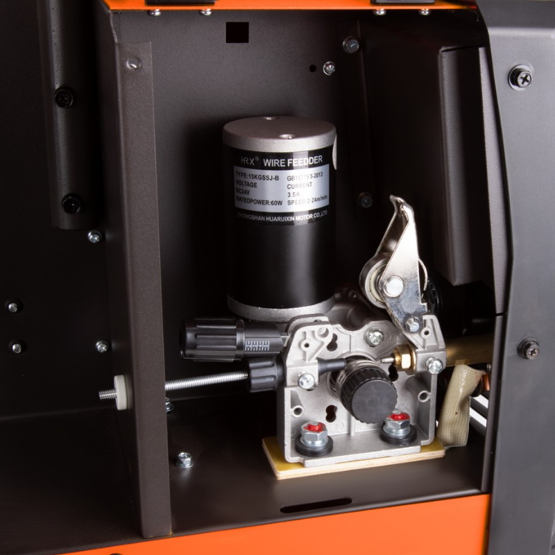 Сварочный полуавтомат FoxWeld INVERMIG 250 Compact 230В SYN 9620 в Переславле