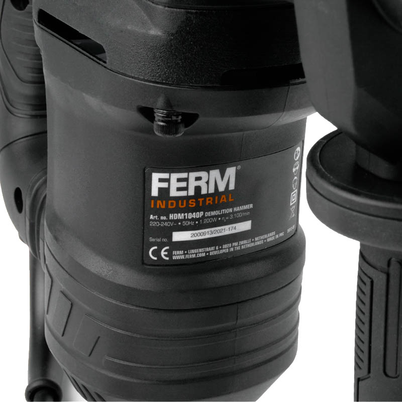 Отбойный молоток Ferm Industrial HDM1040P (тип патрона SDS MAX, набор принадлежностей) в Угличе