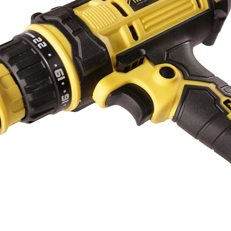 Дрель шуруповерт Hanskonner HID2145PC 2 скор быстросъёмный патрон 13мм 221 50Нм