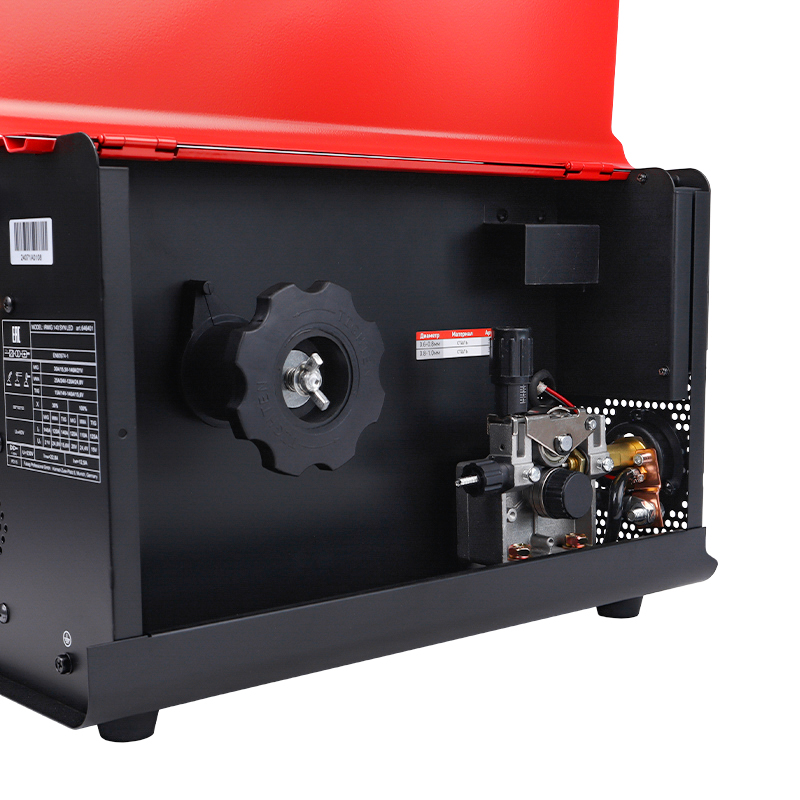 Сварочный полуавтомат Fubag IRMIG 140 SYN LED с горелкой 150А в комплекте