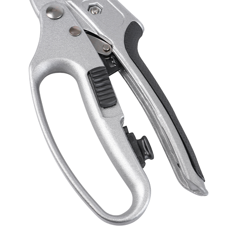 Секатор Polyagro SILVER LUXE 7592330, с храповым механизмом  в Ярославле