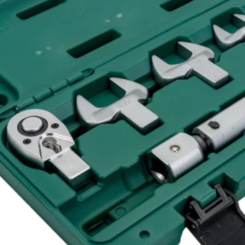 Динамометрический ключ Jonnesway T30200NS, 1/2" DR, со сменными рожковыми насадками 13-30 мм и приводом, 40-200 Нм в Твери