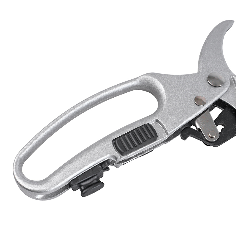 Секатор Polyagro SILVER LUXE 7592330, с храповым механизмом  в Ярославле