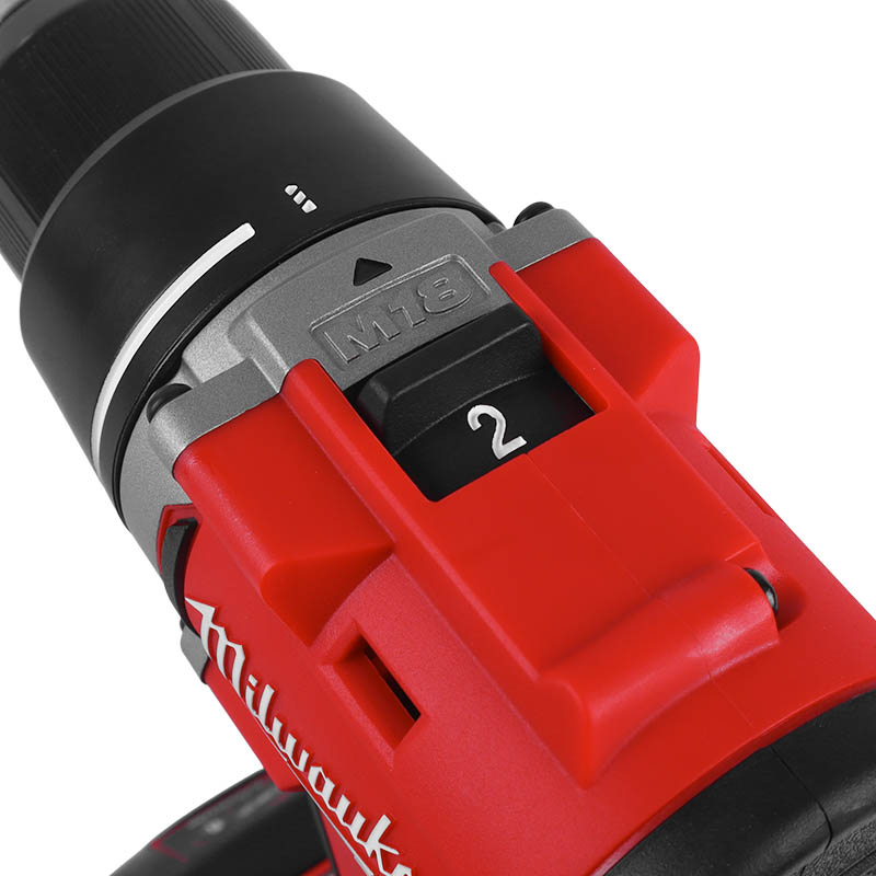 Аккумуляторная дрель/шуруповерт Milwaukee M18 BLDDRC-202C 4933464317, б/щет., 18В, 2х2А*ч/Li-Ion, 60,5 Н*м, 0-550/0-1700 об./мин., кейс   в Иваново