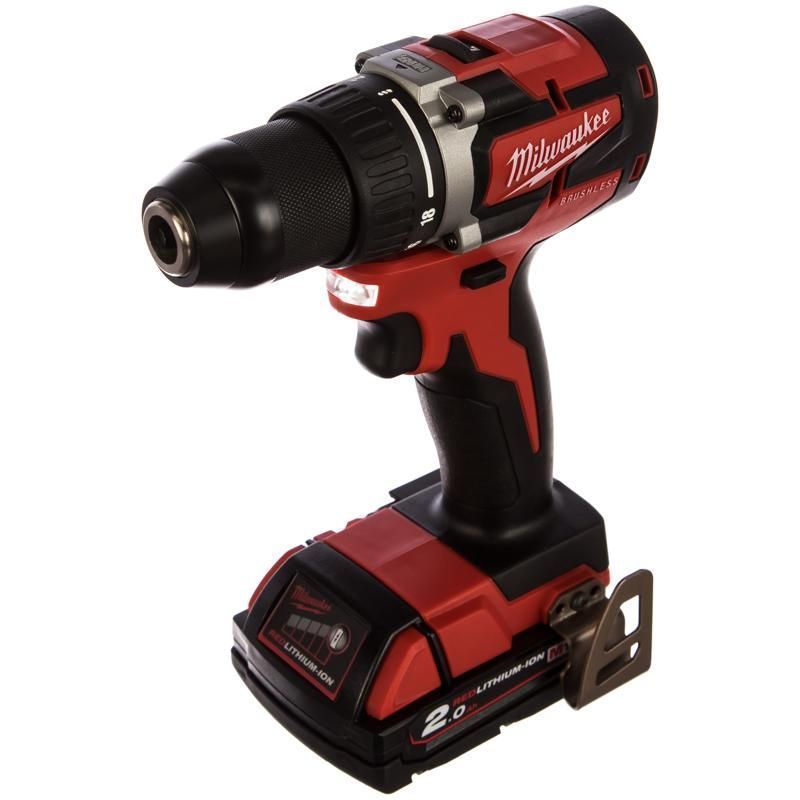 Аккумуляторная дрель-шуруповерт Milwaukee M18 CBLDD-202C 4933464317