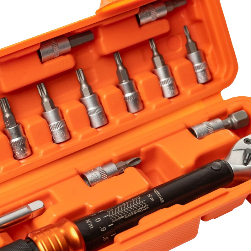 Набор бит с динамометрическим ключом Maxpiler MTW-18-SET, 18 предметов, 1/4", 2-24 Нм
