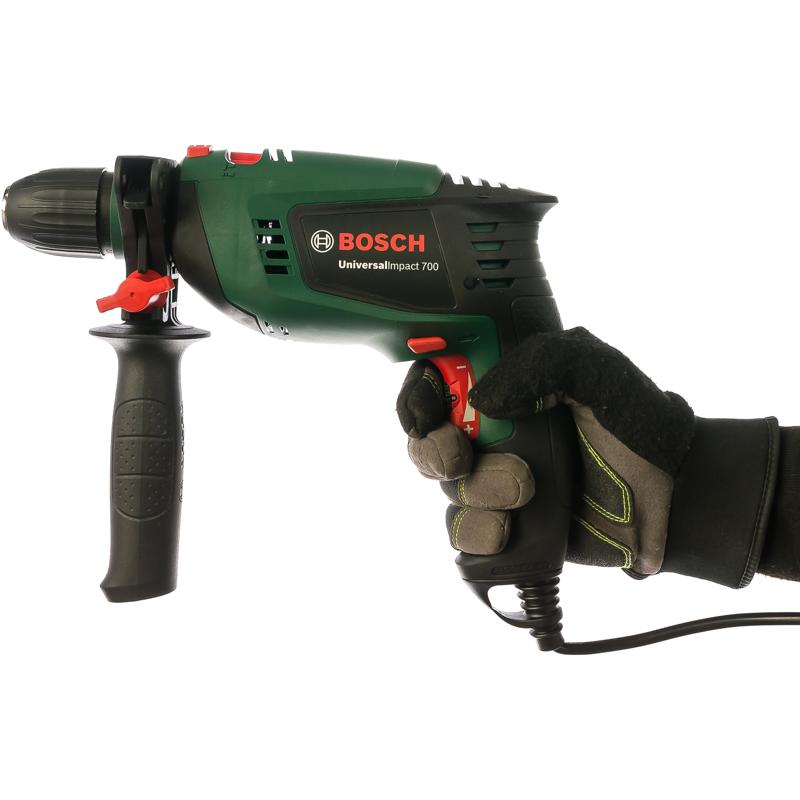 Дрель ударная Bosch UniversalImpact 700 0.603.131.020, 701 Вт в Кинешме