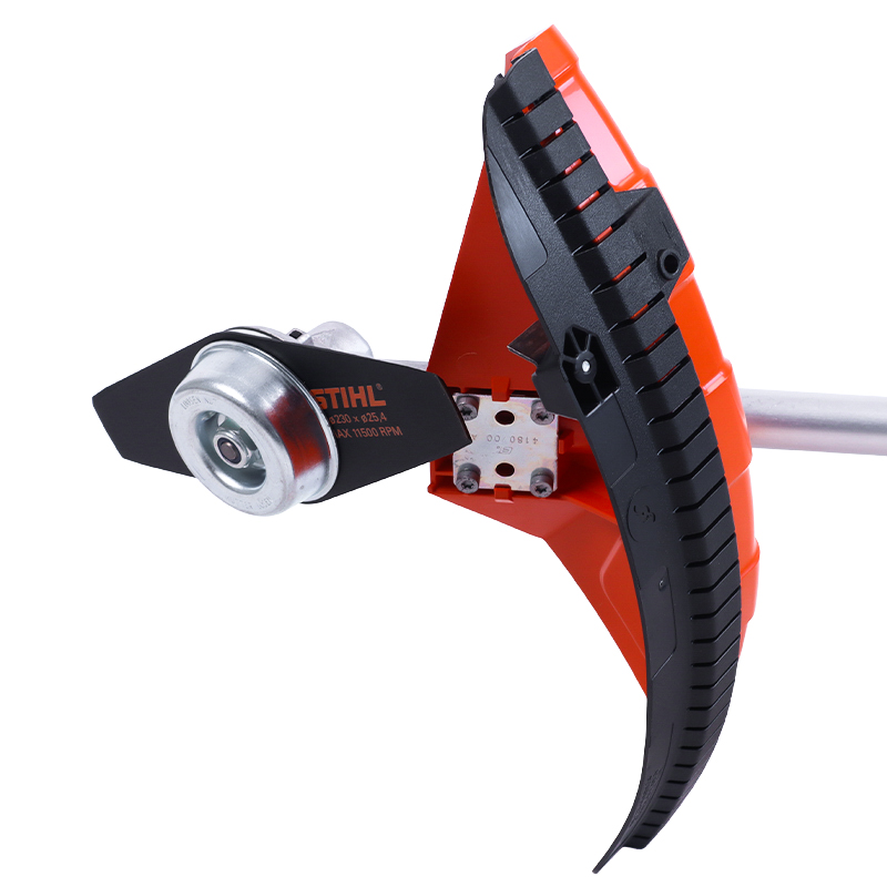 Четырехтактная бензокоса Stihl FS 111 41802000555 (леска, нож, мощность 1.5 л.с., 1.05 кВт, ) в Череповце