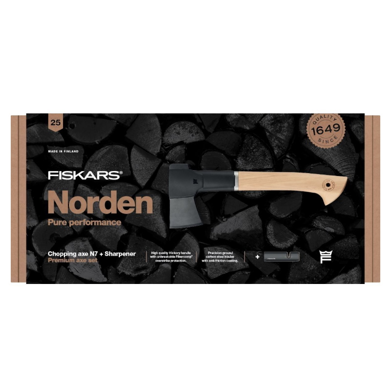 Топор Fiskars Norden N7 1051146 + точилка (комплект)