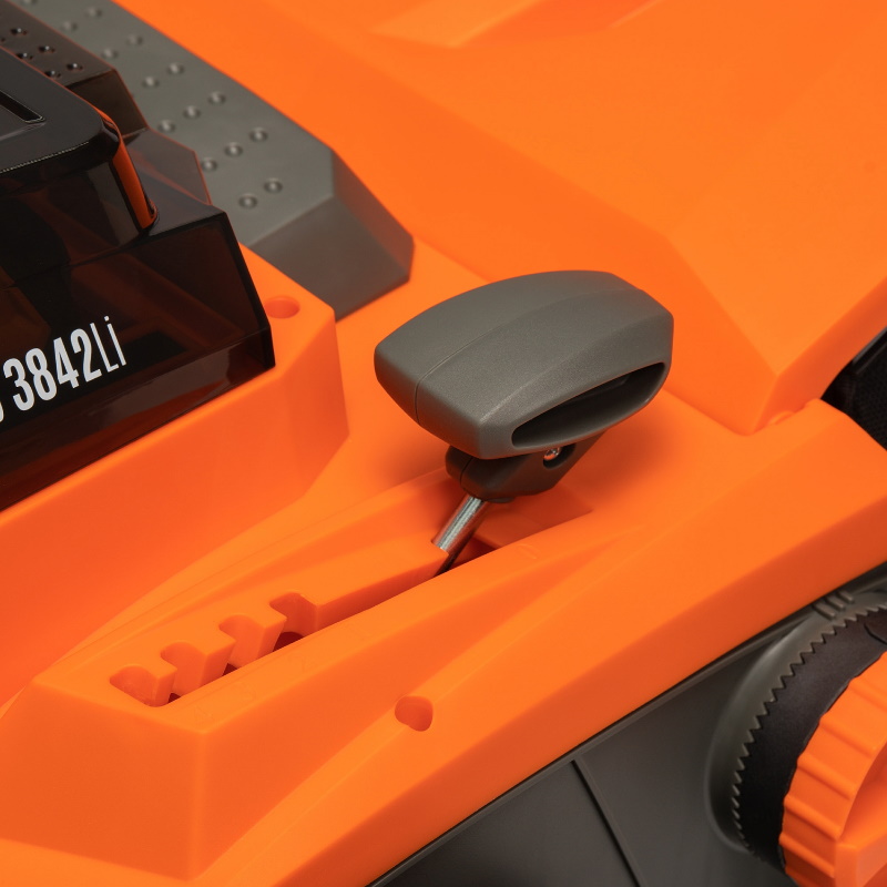 Скарификатор аккумуляторный Daewoo DSC 3842Li  в Иваново