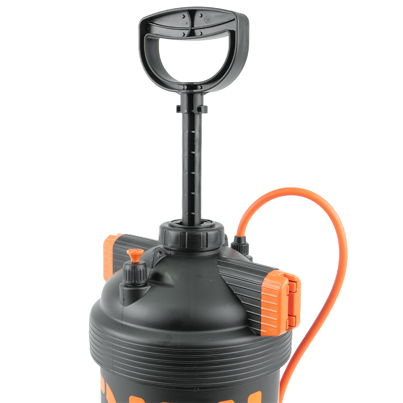 Опрыскиватель помповый Finland 1604 с клапаном сброса давления (5л, черный)