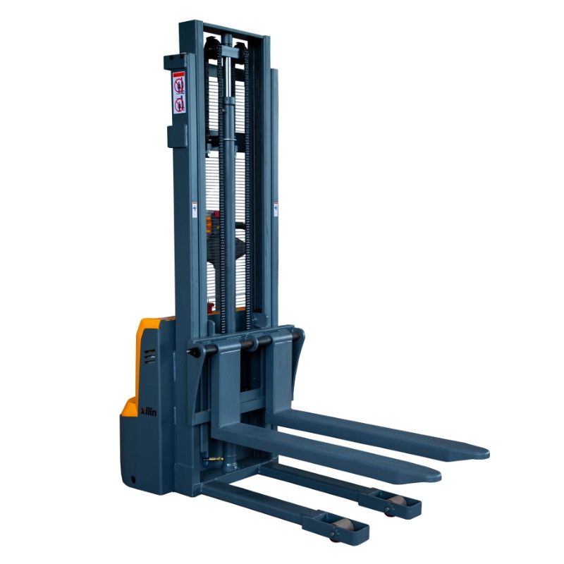 Штабелер самоходный TOR XILIN CDD12R-EN 1045512, 1,2 т, 1,6 м, 24/105 В/Ач, с раздвижными вилами в Коврове