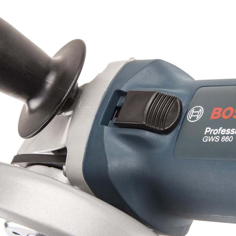 Угловая шлифмашина (болгарка) Bosch GWS 660 0.601.375.08N + Подарок Отрезной круг Expert по металлу 125х1 мм (10 шт.), 115 мм, 660 Вт в Кинешме