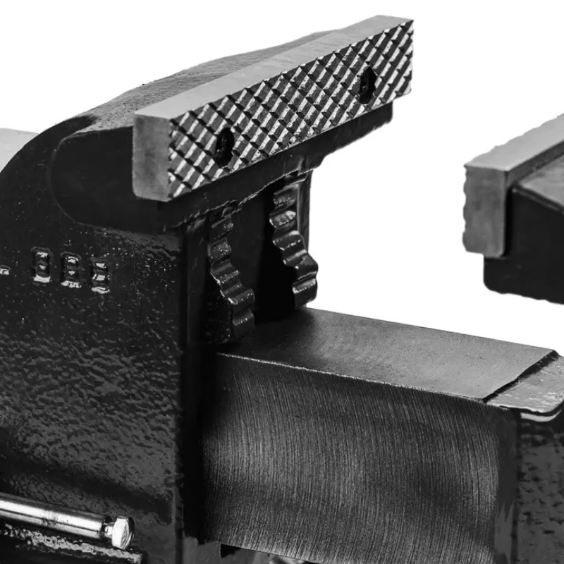 Тиски слесарные, усиленные Runtec TECHNIC RT-ST5T, 125 мм в Туле