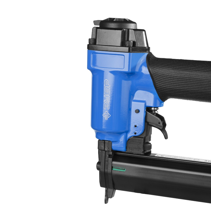 Пневматический нейлер-степлер Зубр Профессионал Т55300 3192 18Ga 2-в-1 для скоб тип 55 и гвоздей тип 300