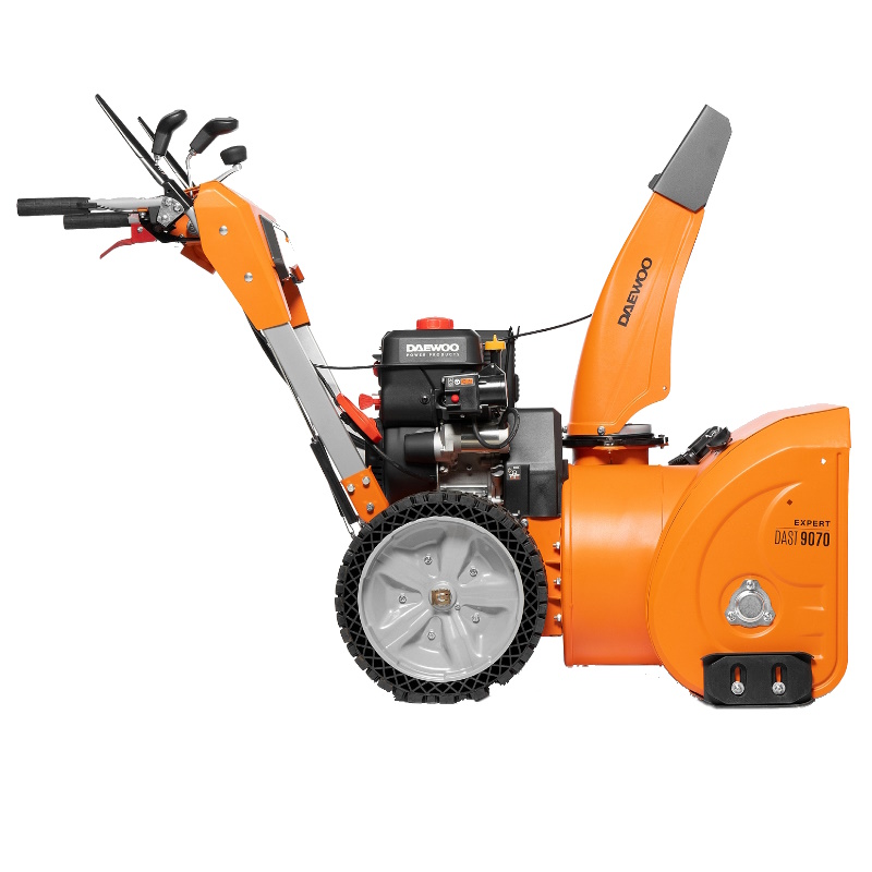 Снегоуборщик бензиновый Daewoo DAST 9070 (мощность двигателя 9 л.с., вес 105 кг, высота 55 см) в Вологде