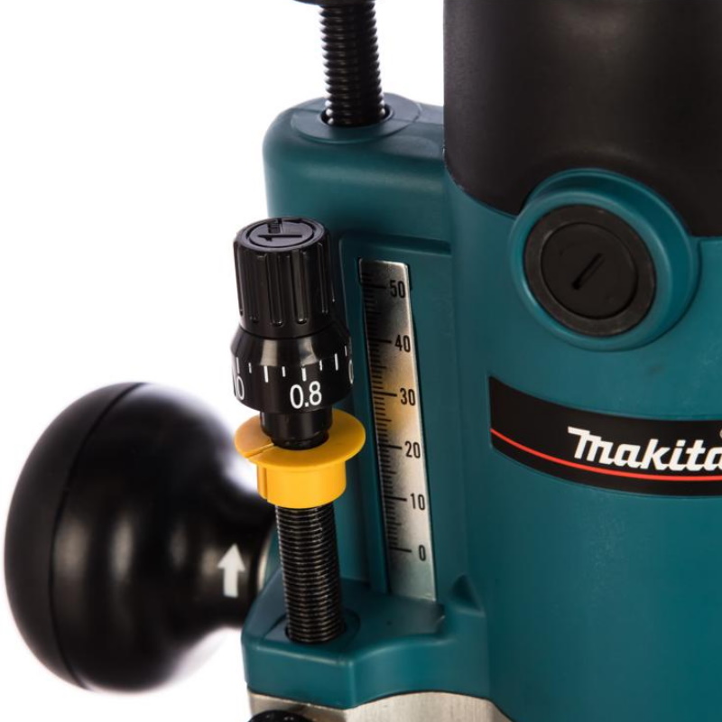 Фрезер Makita RP 1110 C (вертикальный, электронная регулировка скоростей, блокировка шпинделя, с аксессуарами) в Муроме