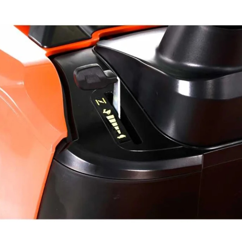 Трактор садовый Yard FOX T108SCH, 16 л/с, боковой выброс