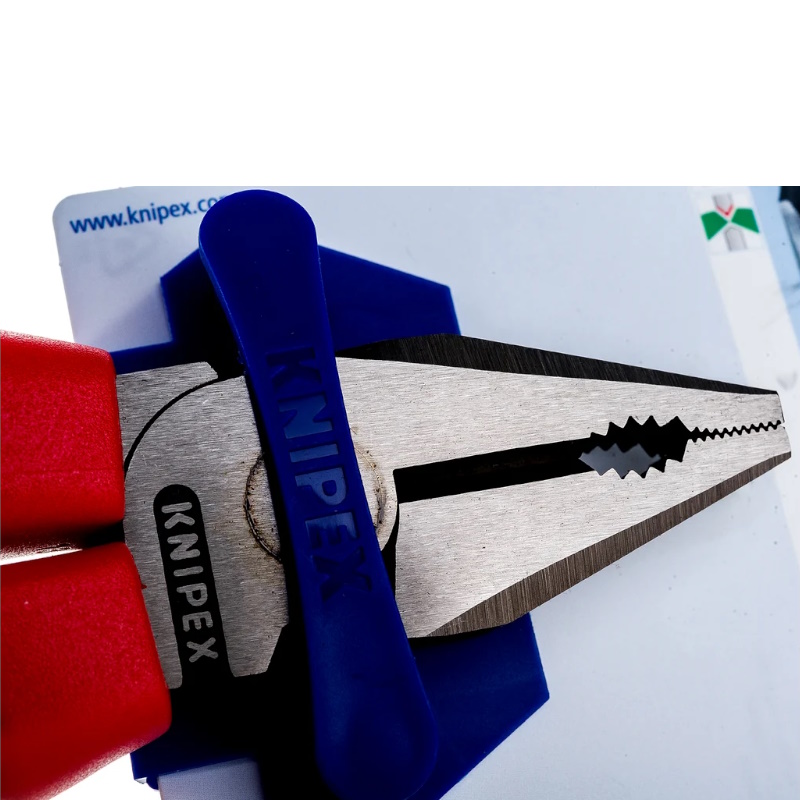 Плоскогубцы комбинированные особой мощности Knipex KN-0202225SB, 225 мм, фосфатированные, 2-компонентные ручки в Угличе