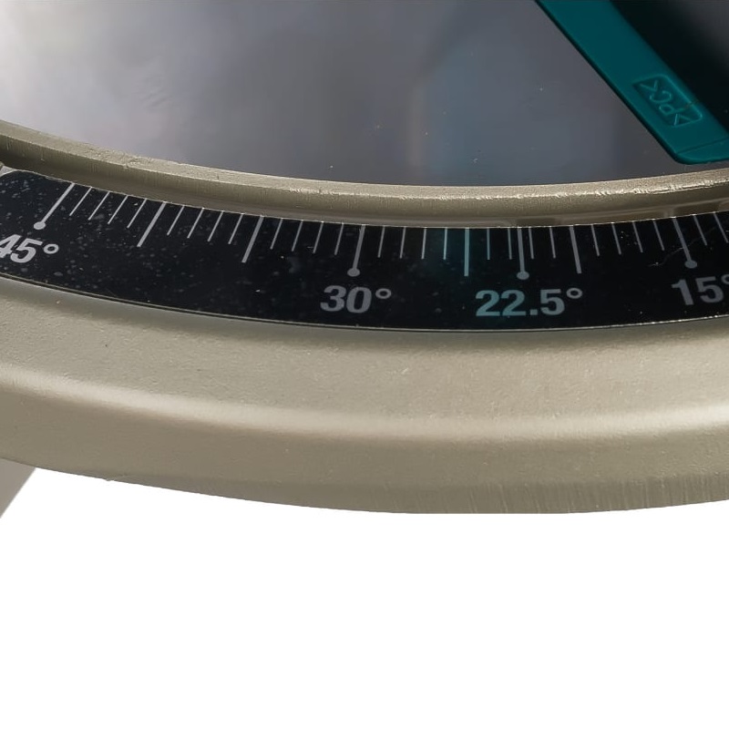 Комбинированная торцовочная пила Makita LH1040F (1650 Вт, диск 260 мм, антизапуск, подсветка) в Кинешме