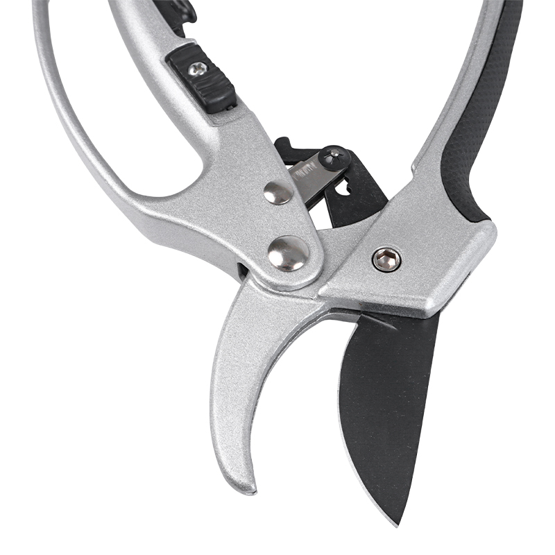 Секатор Polyagro SILVER LUXE 7592330, с храповым механизмом  в Ярославле