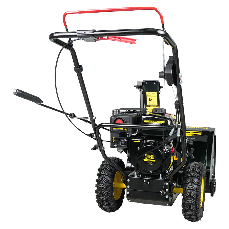 Самоходный бензиновый снегоуборщик Champion ST556 (ширина захвата 56 см, мощность двигателя 5.5 л. с.)