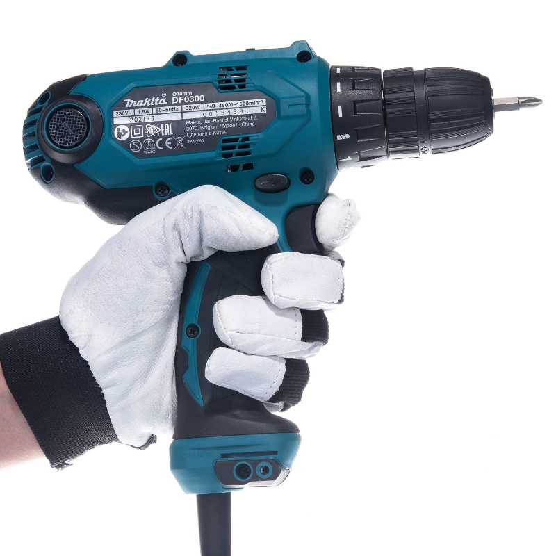 Сетевая дрель-шуруповерт Makita DF0300 + набор бит Makita B-68323