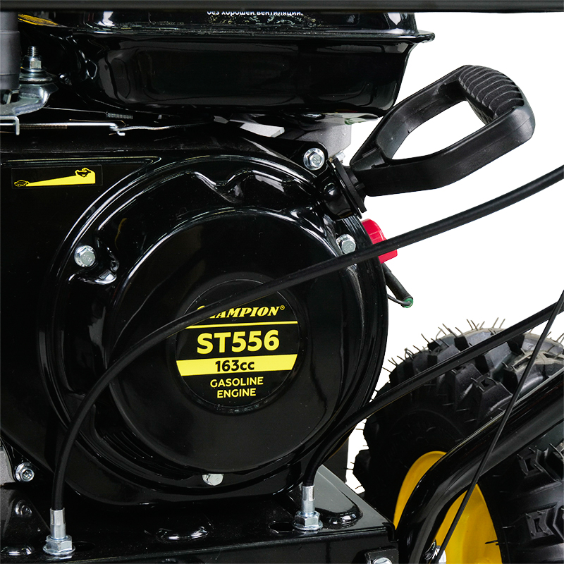 Самоходный бензиновый снегоуборщик Champion ST556 (ширина захвата 56 см, мощность двигателя 5.5 л. с.)