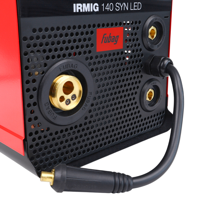 Сварочный полуавтомат Fubag IRMIG 140 SYN LED с горелкой 150А в комплекте