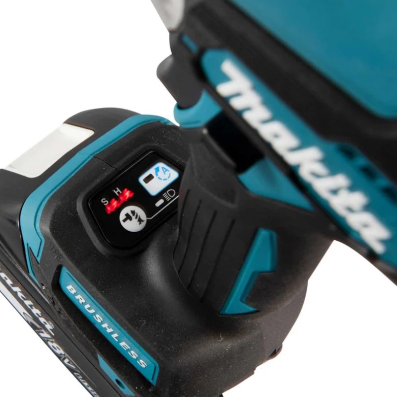 Винтоверт ударный Makita DTD157Z,  аккуммуляторный, LXT BL 18В, 1/4", 140Нм, 2 скорости, без АКБ и ЗУ во Владимире