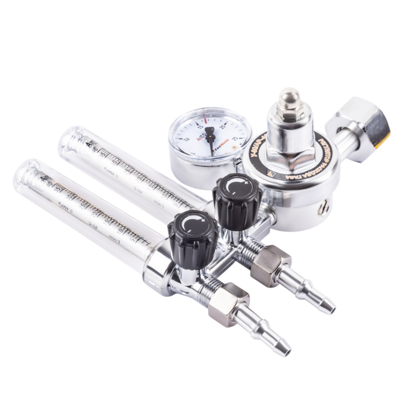 Регулятор расхода газа FoxWeld У-30АР-40-2P 8346 универсальный 1 манометр 2280₽