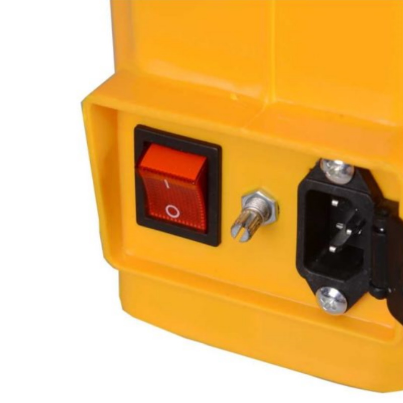 Опрыскиватель аккумуляторный Huter SP-12/8AC 70/13/39 в Иваново