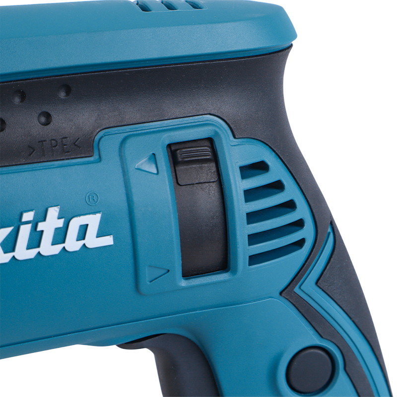 Сетевая дрель по металлу Makita HP 1641F (680 Вт, ударный тип) во Владимире