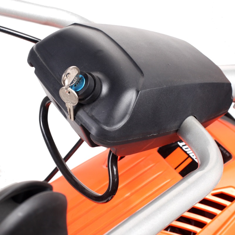 Бензиновая подметальная машина Patriot S 610 P (мощность 5.5 лошадиных сил, ширина 1000 мм, колеса)