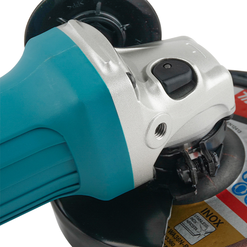 Угловая шлифмашина (болгарка) Makita GA5030, 125 мм, 720 Вт в Иваново