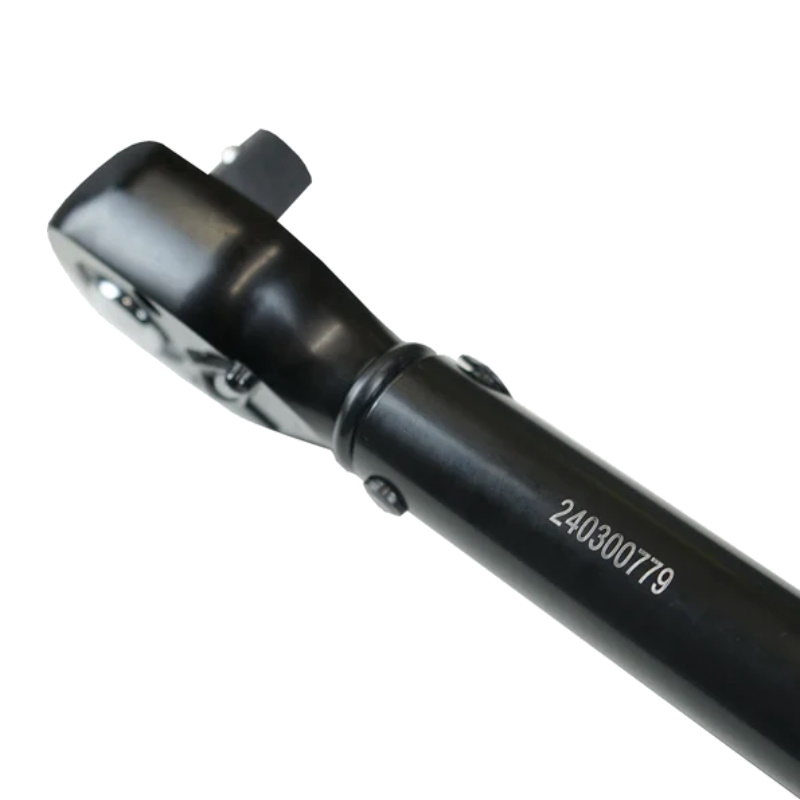 Динамометрический ключ с набором головок Berger BG-13STW, посадочный квадрат 1/2", момент затяжки 28-210 нм в Коврове
