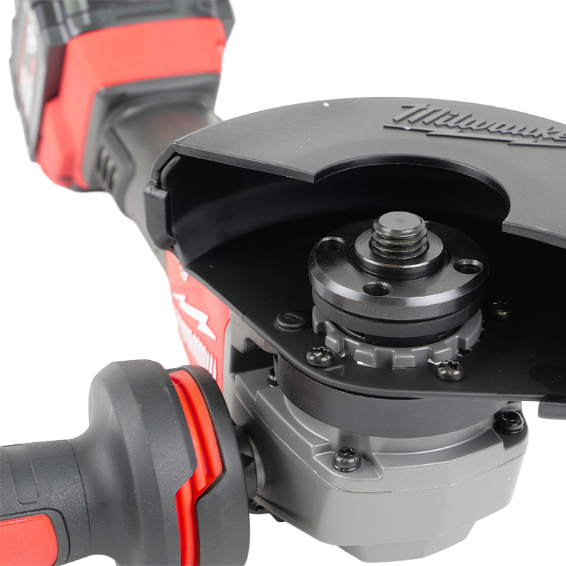 Угловая шлифмашина (болгарка) аккумуляторная Milwaukee M18 FSAG125XB-502X FUEL 4933478430, 125 мм, 18 В, в кейсе в Переславле