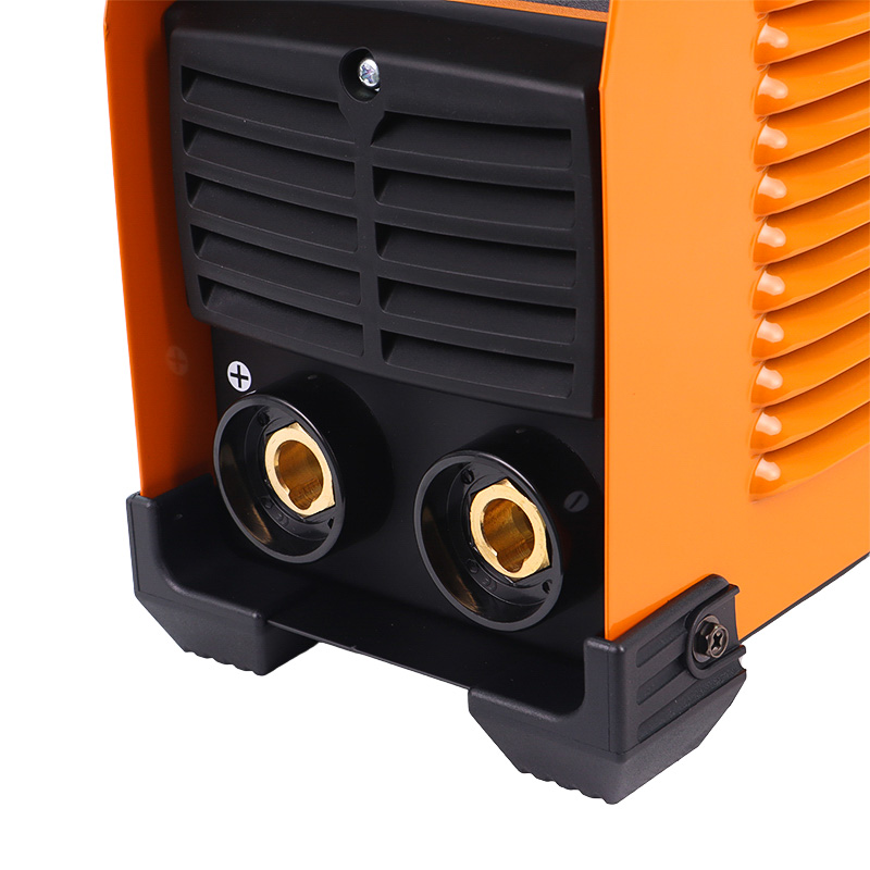 Инверторный сварочный аппарат Сварог Real ARC 220 Z243N